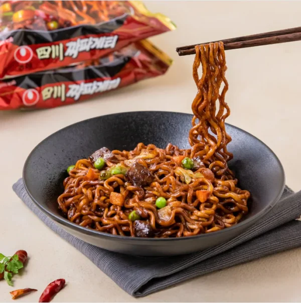 Chapagetti Korean Black Spaghetti 137g - Image 2