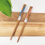 Chopsticks set of 2 with rest bamboo pattern (reusable) - Image 2
