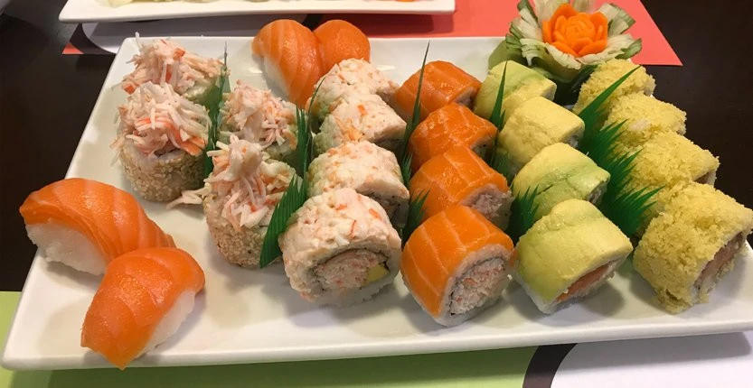 Sushi Ura Makis in Plate