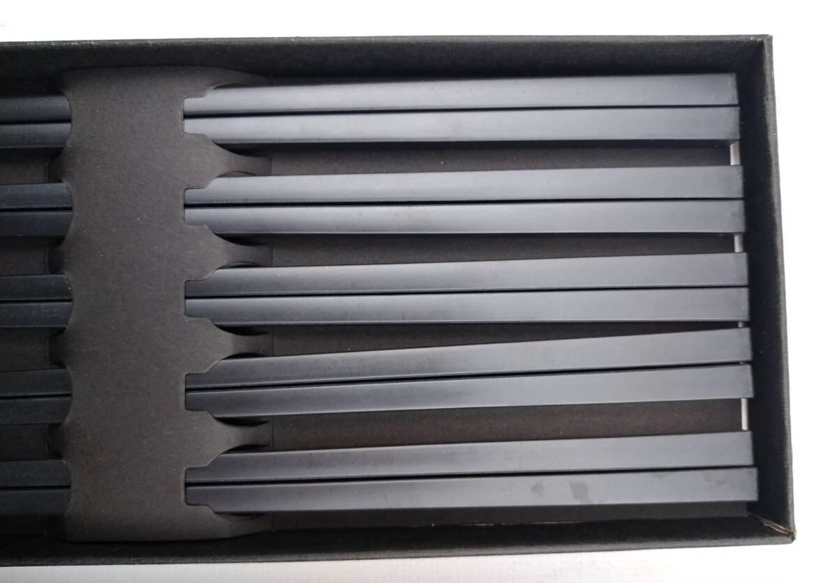 Black Chopsticks set of 5 reusable (fiberglass) - Image 2